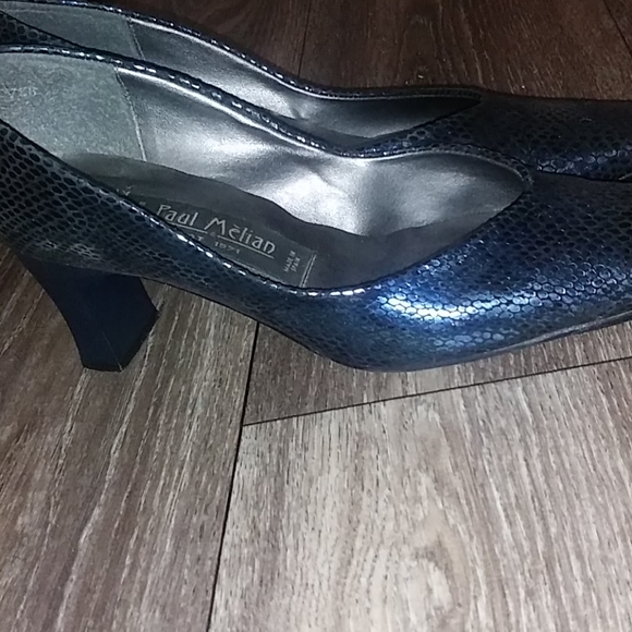 Short heels - Picture 2 of 2